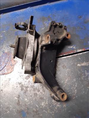 Renault Trafic Motortartó Bak