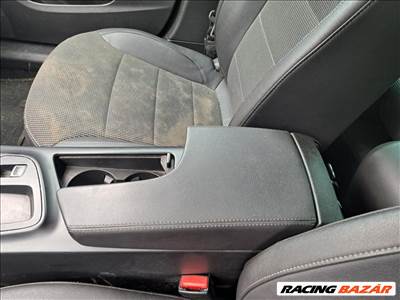 Opel Insignia A 2.0 CDTI könyöklő 