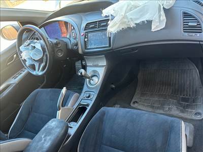 Honda Civic VIII 1.8i-VTEC minden alkatrész