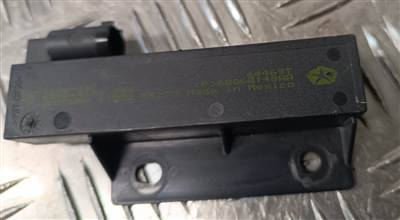 Jeep Grand Cherokee WK2 rádióantenna-modul eredeti használt - 68068148AA