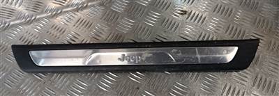 Jeep Grand WK2 első küszöbdíszléc P1NC80DX9AB eredeti használt - Cherokee