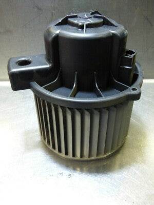 Smart Fortwo 450 Cabrio 2001 ventilátormotor Gebläse motor Lüfter BOSCH eredeti használt - 0130101113