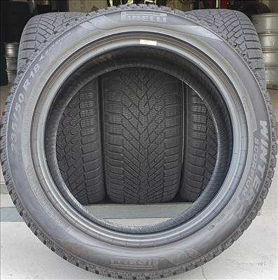 Pirelli Winter Scorpion 235/50 R18 téli gumi 4db 2024.   /T128.