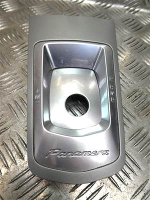 Porsche Panamera S 970 PDK választókar-váltókulissza fedél 97055316100 használt
