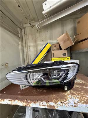BMW 4-es sorozat G26, G22 led fényszóró  63119851037 5a1936504