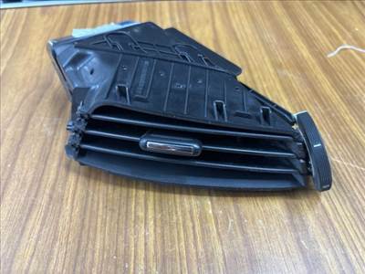 Opel Insignia A Középső Jobb Szellőző 10960 23440308