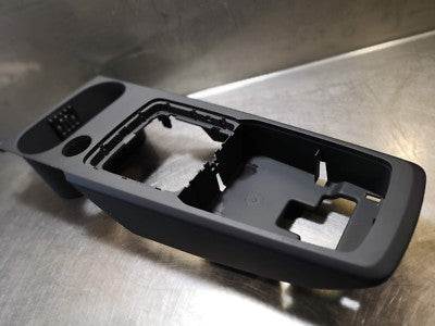 AUDI Q2 Soul középkonzol-burkolat 81C864261 eredeti használt
