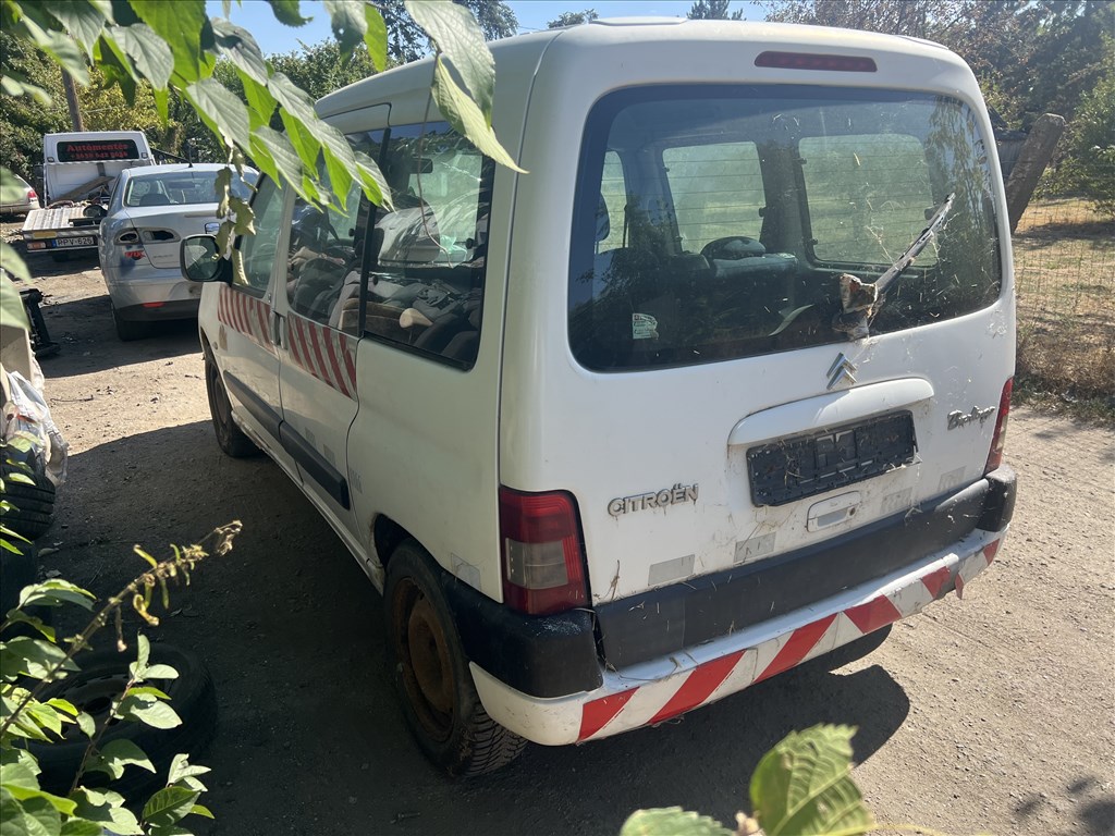 Citroën Berlingo 1.6HDI bontott alkatrészei 2. kép