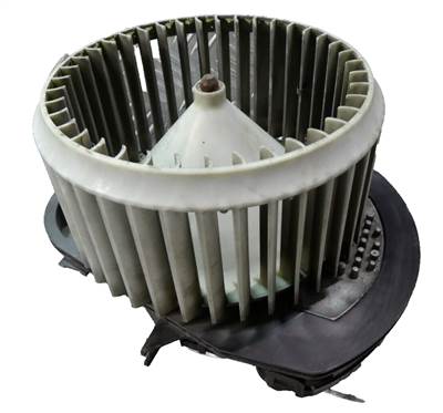Porsche Cayenne 92A utastéri ventilátormotor 7P0820021B eredeti használt