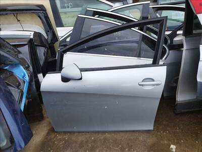 Seat Leon 1P bal első ajtók üresen