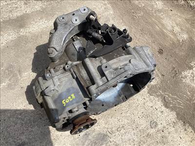 Volkswagen Passat B6 2.0 TDI Kdn váltó 