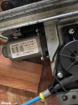 Fiat Scudo MK2 bal első ablakemelő szerkezet motor 