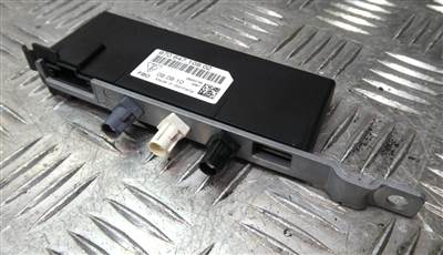 Eredeti Porsche Panamer 970 antennaerősítő vezérlőegység használt - 97064710802