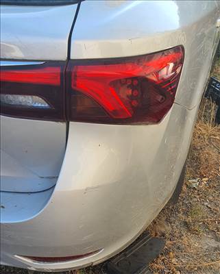 Kombi Jobb hátsó lámpa 2016 Toyota avensis 