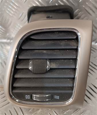 Jeep Grand Cherokee WK2 jobb oldali légbefúvó eredeti használt - X90016402MR