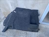 Volkswagen Golf V 2.0 TDI Csomagter oldal karpitok