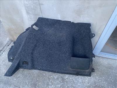 Volkswagen Golf V 2.0 TDI Csomagter oldal karpitok