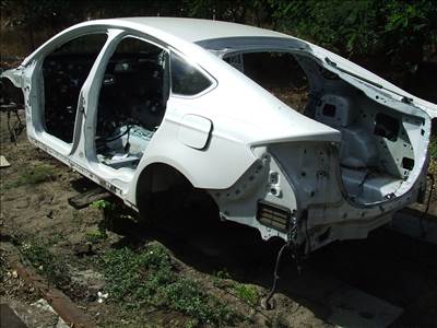 Ford Mondeo Mk5 karosszéria alkatrészek negyed küszöb 