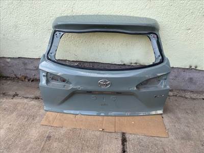 Toyota Corolla Cross (XG10) Csomagtérajtó