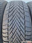  225/5518" újszerű Pirelli téli gumi gumi