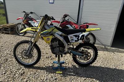 Suzuki RM-Z250 (2015)