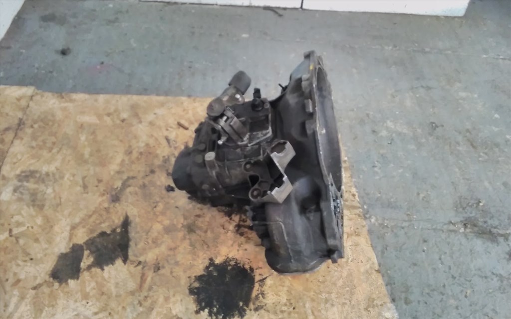 Opel 1,4B S394 bontott váltó  2. kép