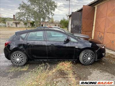 Opel Astra J bontott alkatrészei