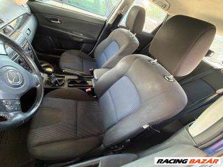 Mazda 3 (BK) Bal első Fejtámla *172864*