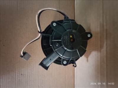 Opel Astra J futőmotor u7253002