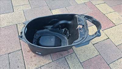 Honda Dio af68 sisaktartó