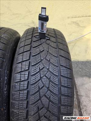  225/6017" újszerű Goodyear téli gumi gumi