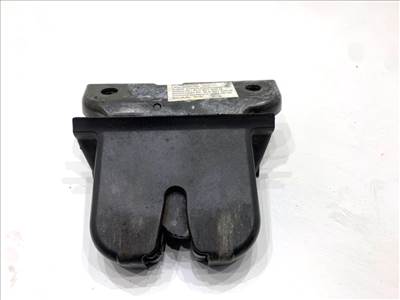 AUDI A3 (8L1) 1996 - 2006 Hátsó csomagtérajtó zár 8L0827505G
