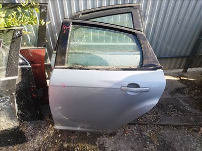 Ford Focus 3 2011- bal hátsó ajtó kompletten