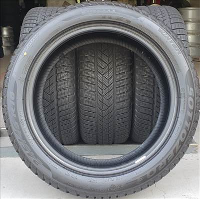 Pirelli Sottozero 245/45 R18 újszerű defekttűrő téli gumi 4db 2025.   /T129.