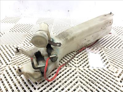 ISUZU RODEO samochĂłd terenowy zamkniÄ™ty 1997 - 2004 Ablakmosó tartály