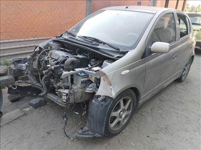 Toyota Yaris (XP10) bontásra egyben eladó