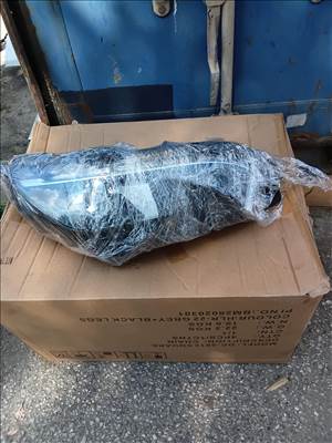 Peugeot 3008 II Lámpa  9826572680