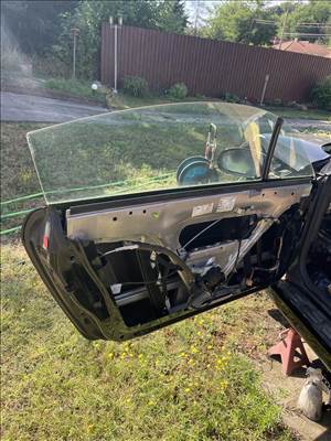 Audi TT (8N) Bal oldali ajtó 