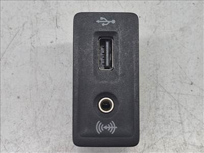 Volkswagen Golf VII USB aljzat (40584) 5g0035222c