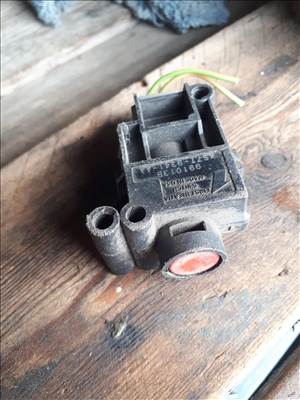 Ford Ka Mk1 vészleállító kapcsoló , borulás érzékelő XS7T-9341-AA xs7t9341aa 991013b
