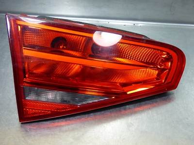 Audi A4 8K 8K2 Limo bal hátsó belső lámpa 8K5945093AA eredeti használt