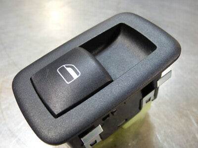 Jeep Grand Cherokee IV WK2 bal hátsó vagy jobb hátsó ablakemelő kapcsoló 68085690AB használt