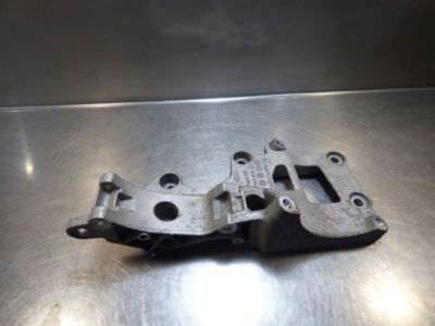 Audi TT 2.0 TFSI klímakompresszor tartókonzol 06F903143E eredeti használt - generátor