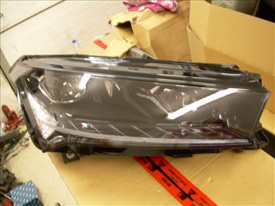 Skoda Eniaq jobb első led fényszóró  5lb941016a