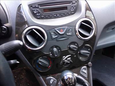 Ford Ka Mk2 FORD KA METALL-BÓL GYÁRI CD-S RÁDIÓ