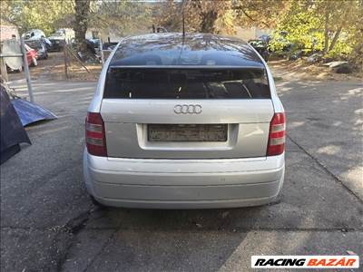 Audi A2 (8Z) 1.6 FSI CSOMAGTÉR ajtó 