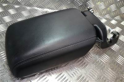 Porsche Macan 95B fekete bőr kartámasz, eredeti használt - OEM 95B885070