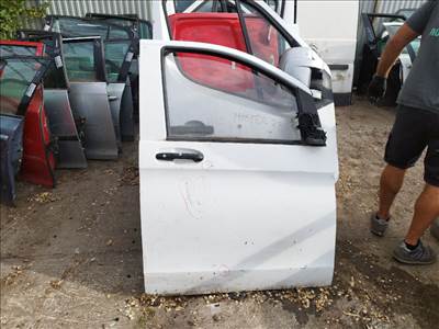 Mercedes Vito w447 2014- jobb első ajtó üresen