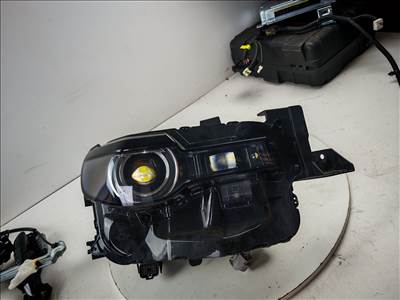 Mazda MX-30 jobb fényszóró dn4j51030