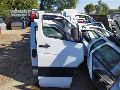 Mercedes Sprinter w906 / Volkswagen Crafter 2006- jobb első ajtó üresen